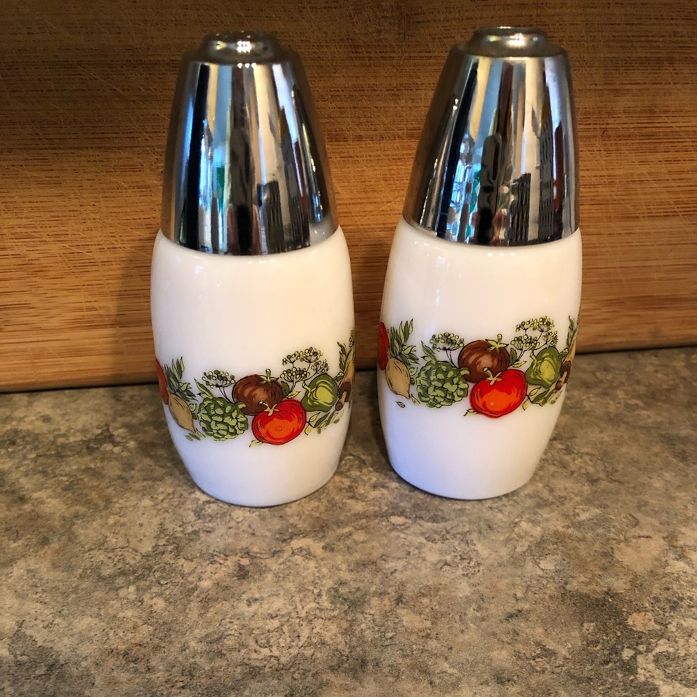 Vintage 70s “Spice of Life” Gemco Salt and Pepper Shakers Corning Milk Glass EUC